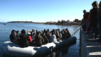 lesbos-migrant-crisis:-thousands-trying-to-reach-greek-island