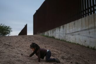 pregnant-teen-dies-after-falling-from-us-mexico-border-wall